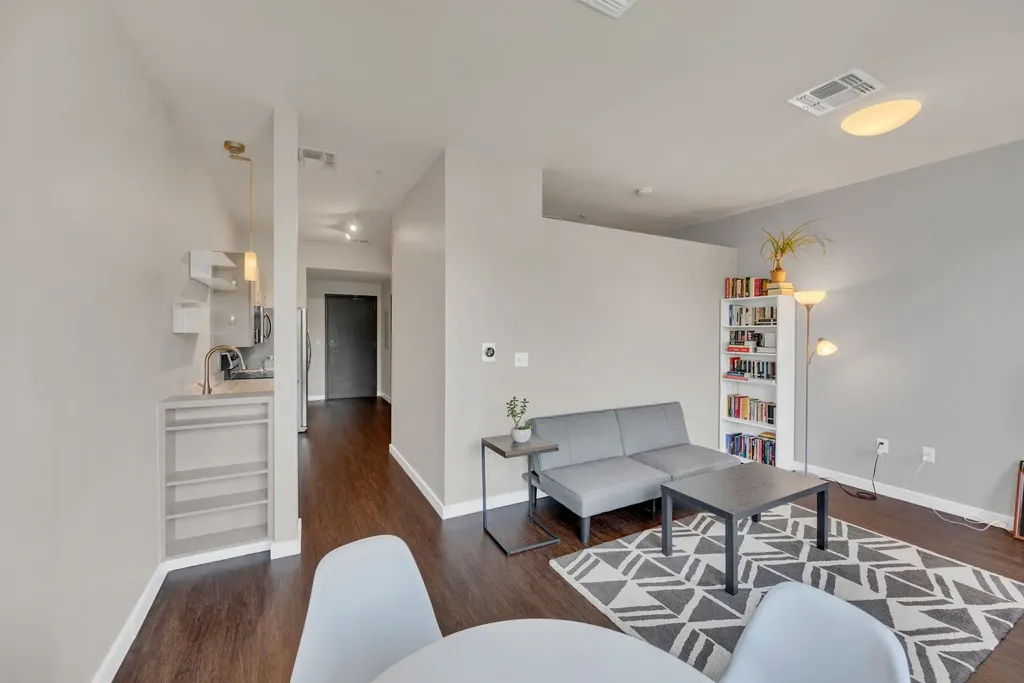1900 12th Ave, S Nashville TN 37203