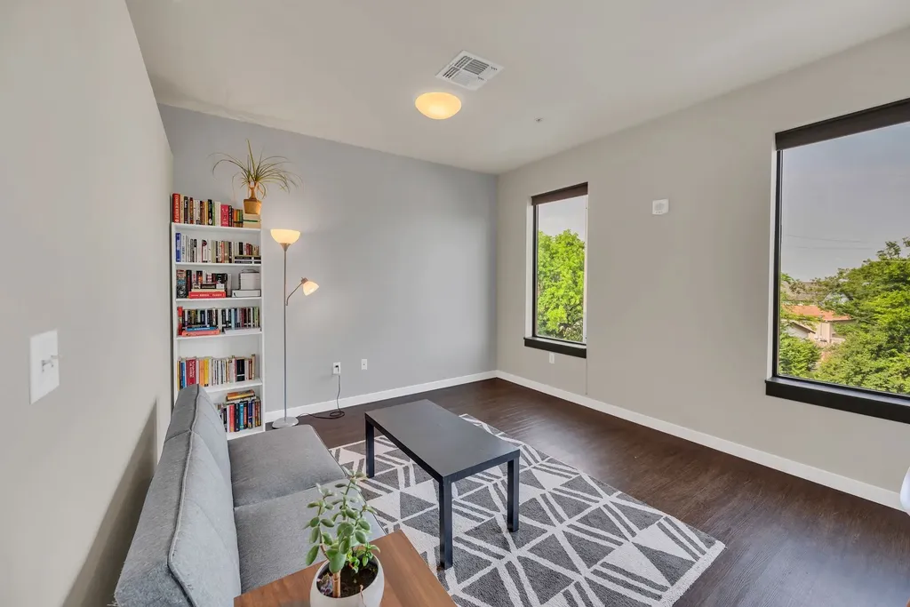 1900 12th Ave, S Nashville TN 37203