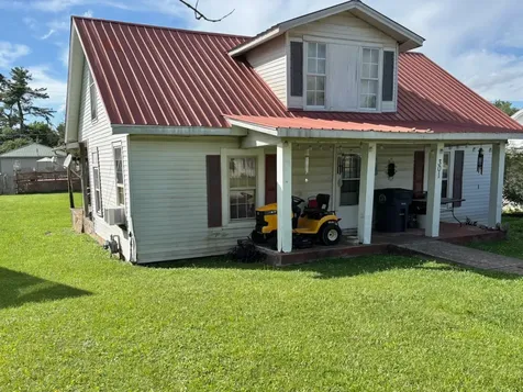 301 Edgewood Street Lafayette TN 37083