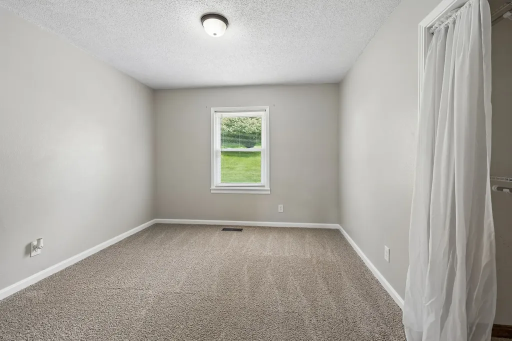 14 Morris Lane Pleasant Shade TN 37145