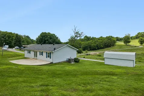 14 Morris Lane Pleasant Shade TN 37145