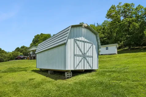 14 Morris Lane Pleasant Shade TN 37145