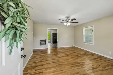 14 Morris Lane Pleasant Shade TN 37145