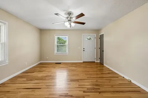 14 Morris Lane Pleasant Shade TN 37145