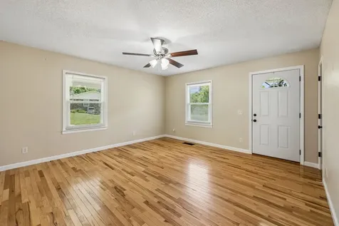 14 Morris Lane Pleasant Shade TN 37145