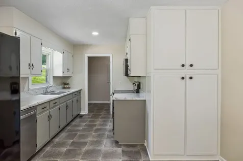 14 Morris Lane Pleasant Shade TN 37145