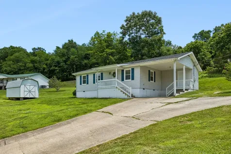 14 Morris Lane Pleasant Shade TN 37145