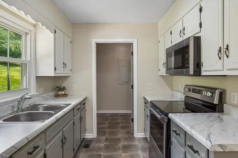 14 Morris Lane Pleasant Shade TN 37145