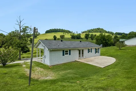 14 Morris Lane Pleasant Shade TN 37145