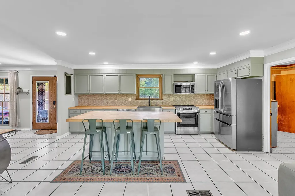3025 Trewhitt Road, SE Cleveland TN 37323