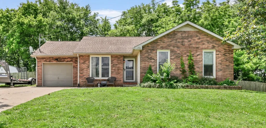 1422 Honeysuckle Lane Clarksville TN 37040