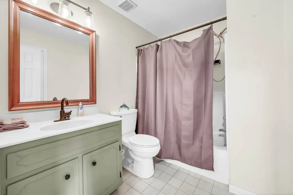 1422 Honeysuckle Lane Clarksville TN 37040