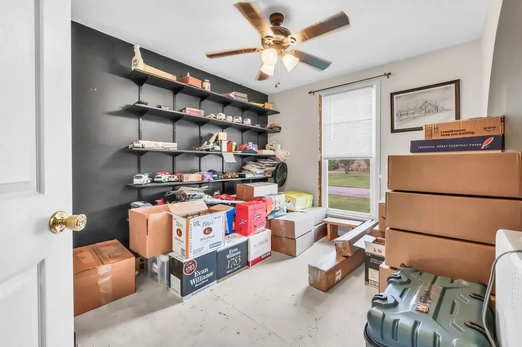 1422 Honeysuckle Lane Clarksville TN 37040