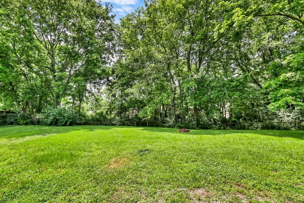 1422 Honeysuckle Lane Clarksville TN 37040