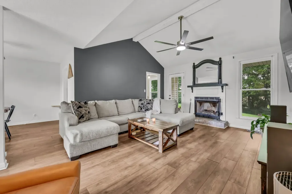 1422 Honeysuckle Lane Clarksville TN 37040