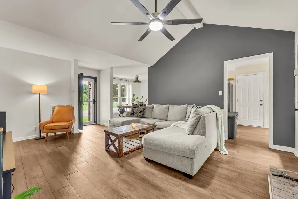 1422 Honeysuckle Lane Clarksville TN 37040