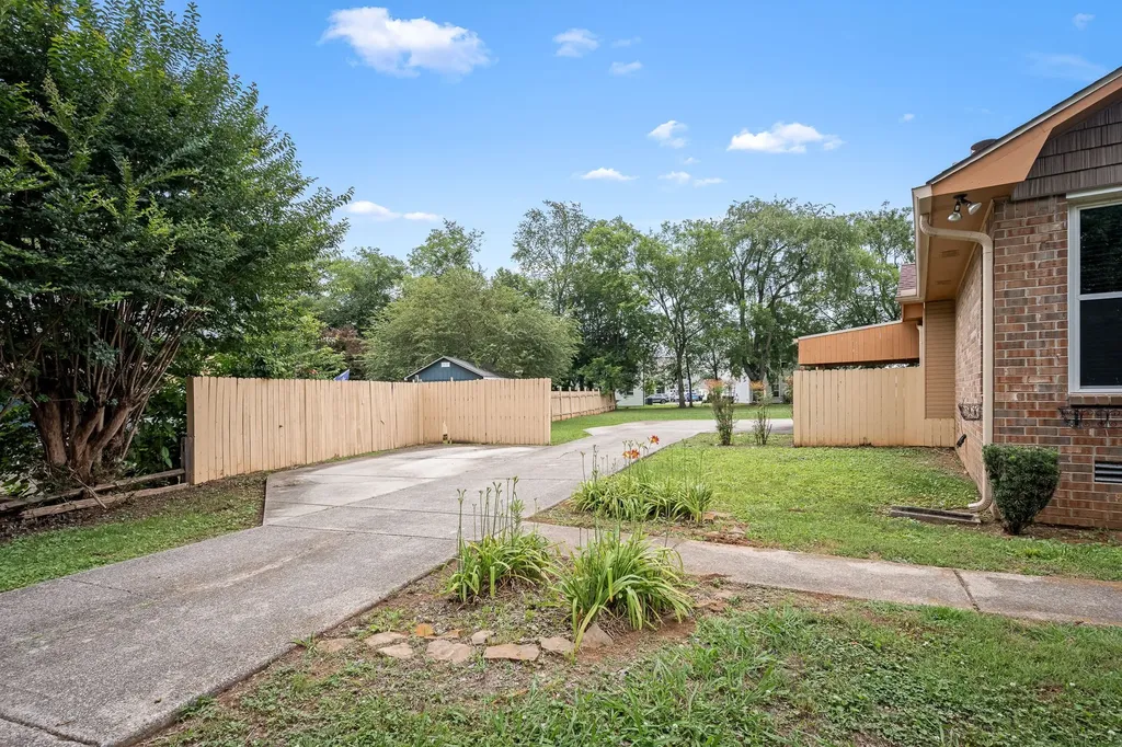 1061 Aire Court Murfreesboro TN 37128