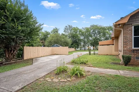 1061 Aire Court Murfreesboro TN 37128