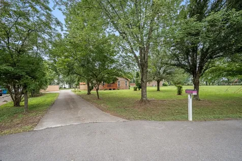 1061 Aire Court Murfreesboro TN 37128