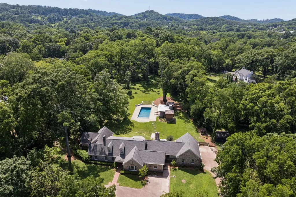 4911 Sewanee Road Nashville TN 37220