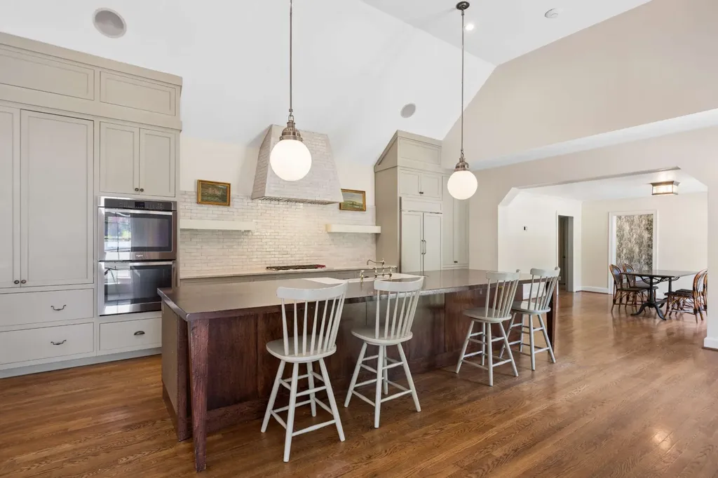 4911 Sewanee Road Nashville TN 37220
