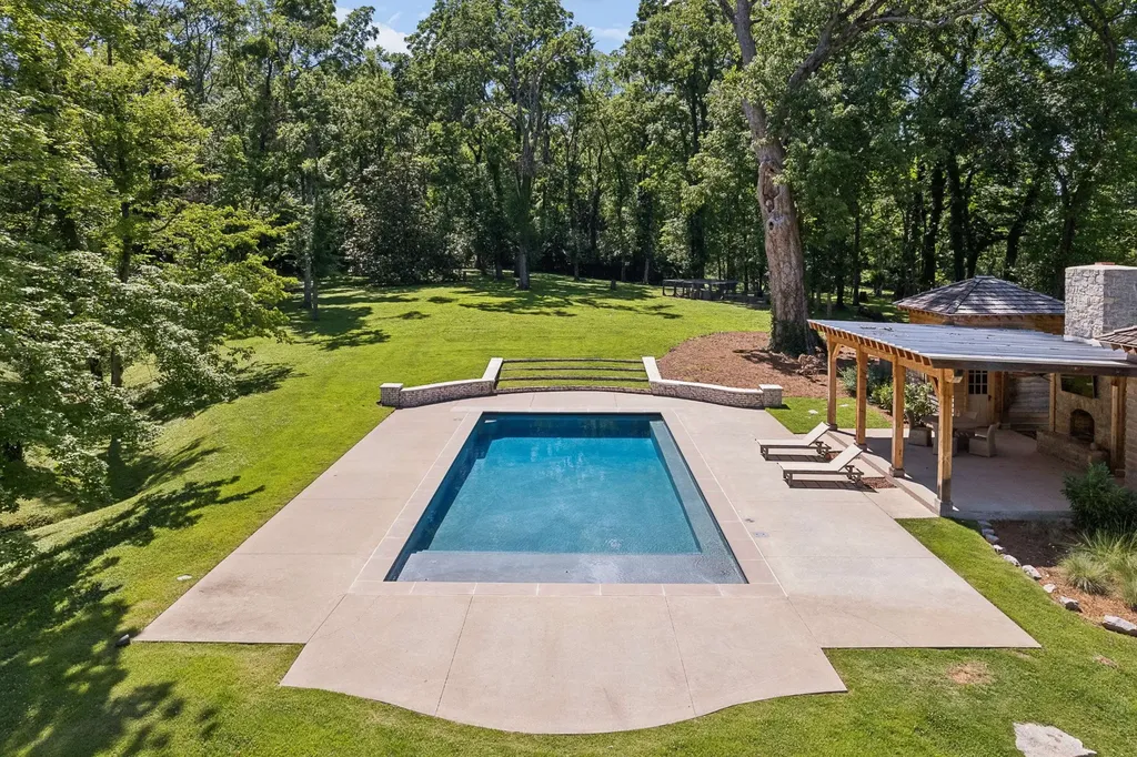 4911 Sewanee Road Nashville TN 37220