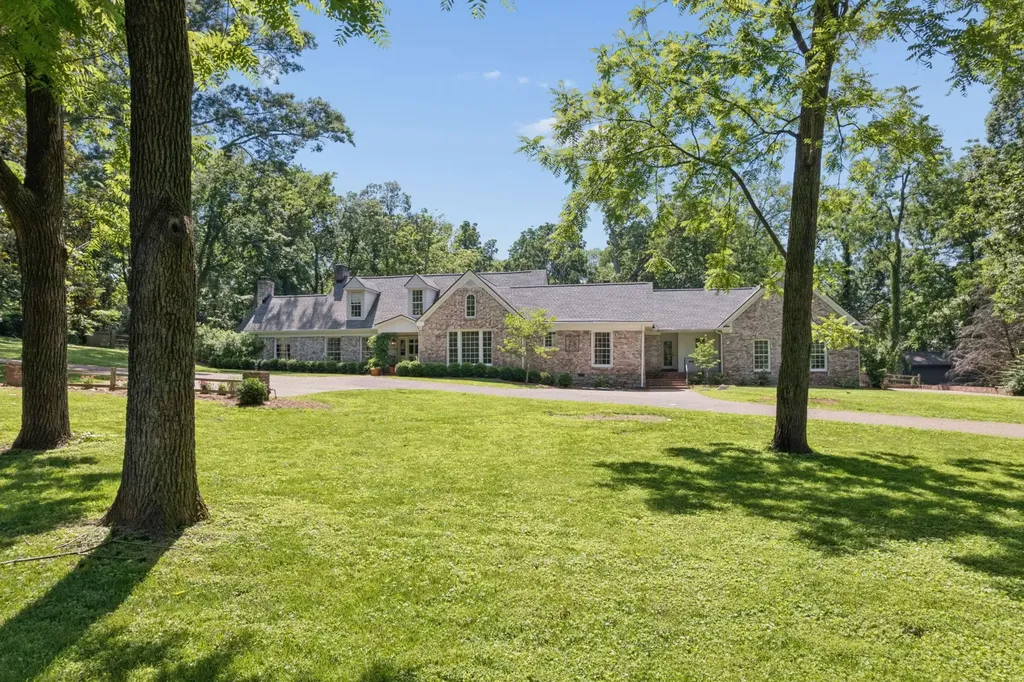 4911 Sewanee Road Nashville TN 37220