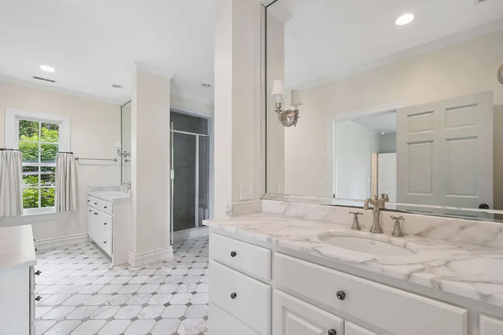 4911 Sewanee Road Nashville TN 37220