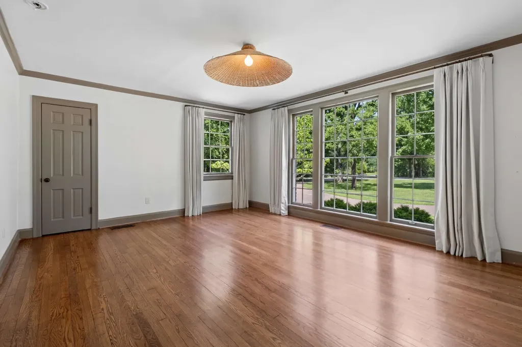 4911 Sewanee Road Nashville TN 37220