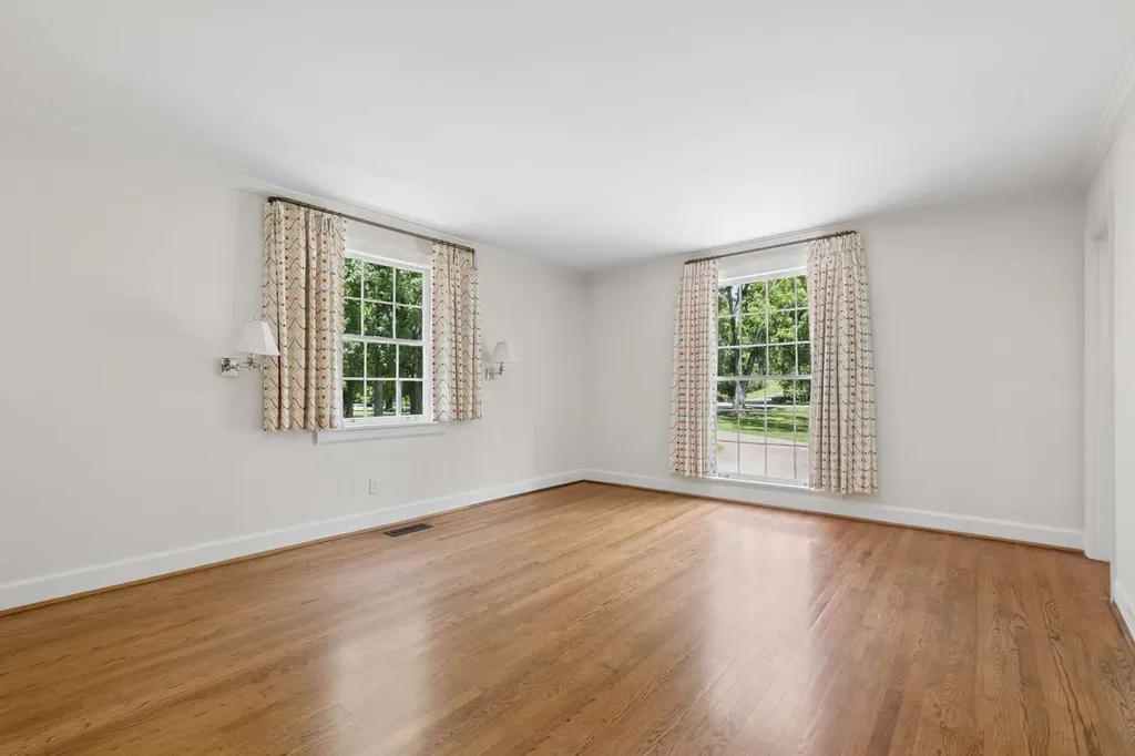 4911 Sewanee Road Nashville TN 37220