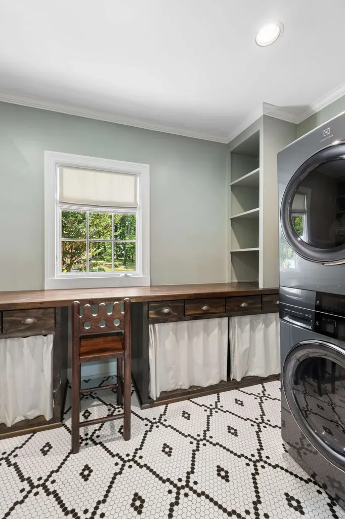 4911 Sewanee Road Nashville TN 37220