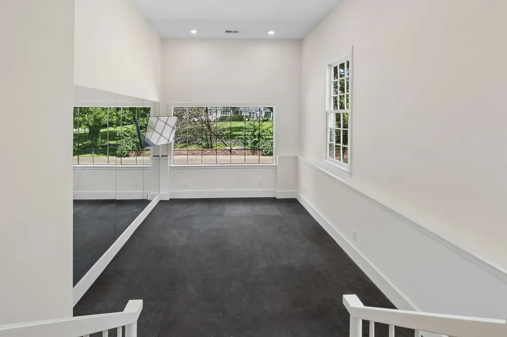 4911 Sewanee Road Nashville TN 37220
