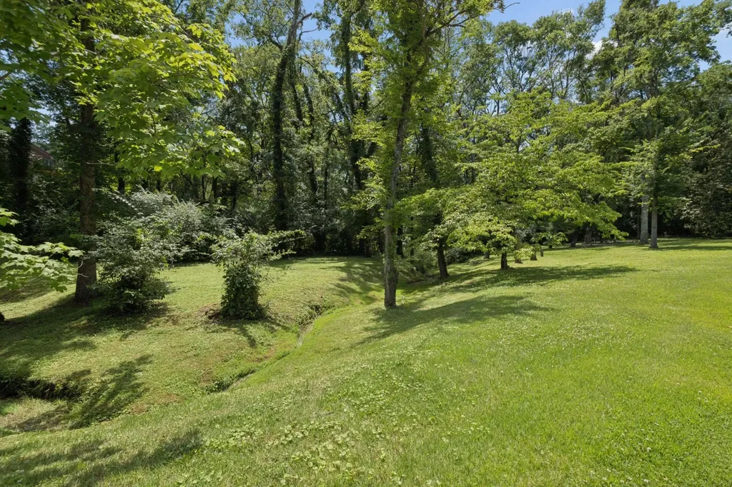 4911 Sewanee Road Nashville TN 37220
