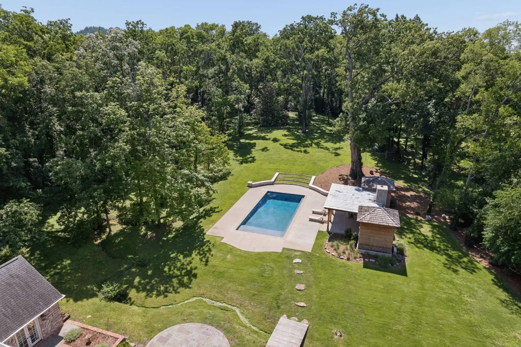 4911 Sewanee Road Nashville TN 37220