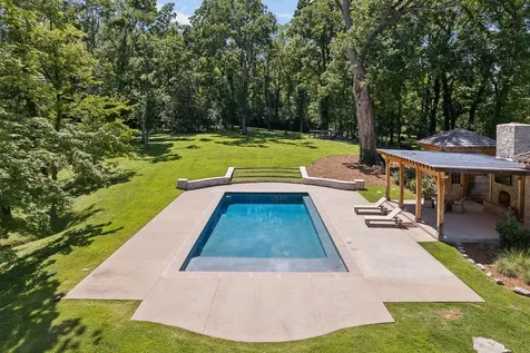 4911 Sewanee Road Nashville TN 37220