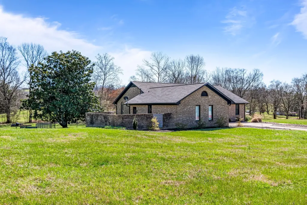 1106 Roseland Drive Columbia TN 38401
