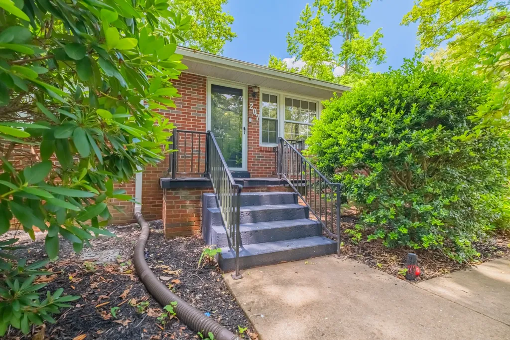 207 Westwood Drive Tullahoma TN 37388