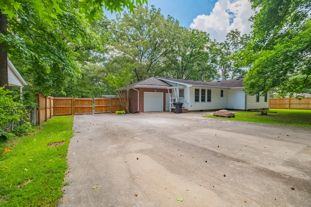 207 Westwood Drive Tullahoma TN 37388
