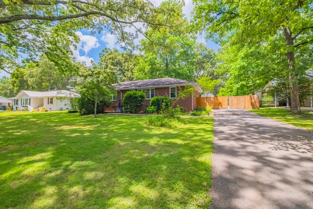 207 Westwood Drive Tullahoma TN 37388