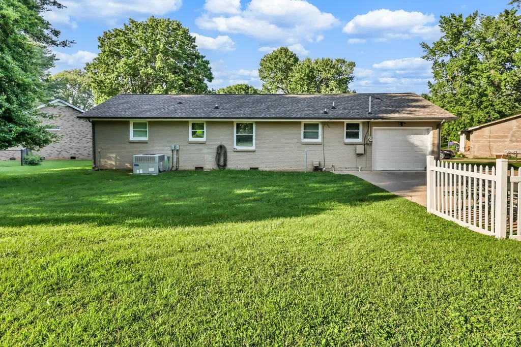 1872 Pardue Court Clarksville TN 37043