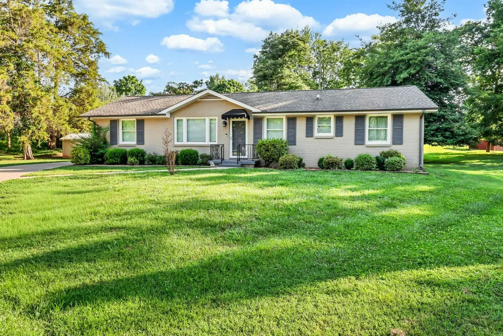 1872 Pardue Court Clarksville TN 37043
