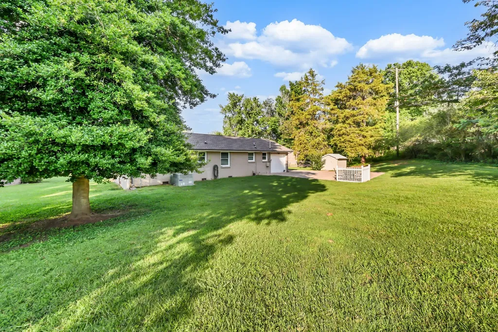 1872 Pardue Court Clarksville TN 37043