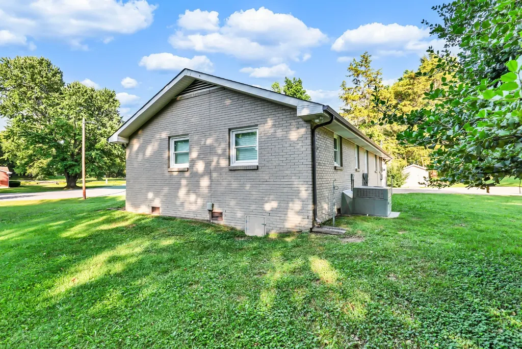 1872 Pardue Court Clarksville TN 37043