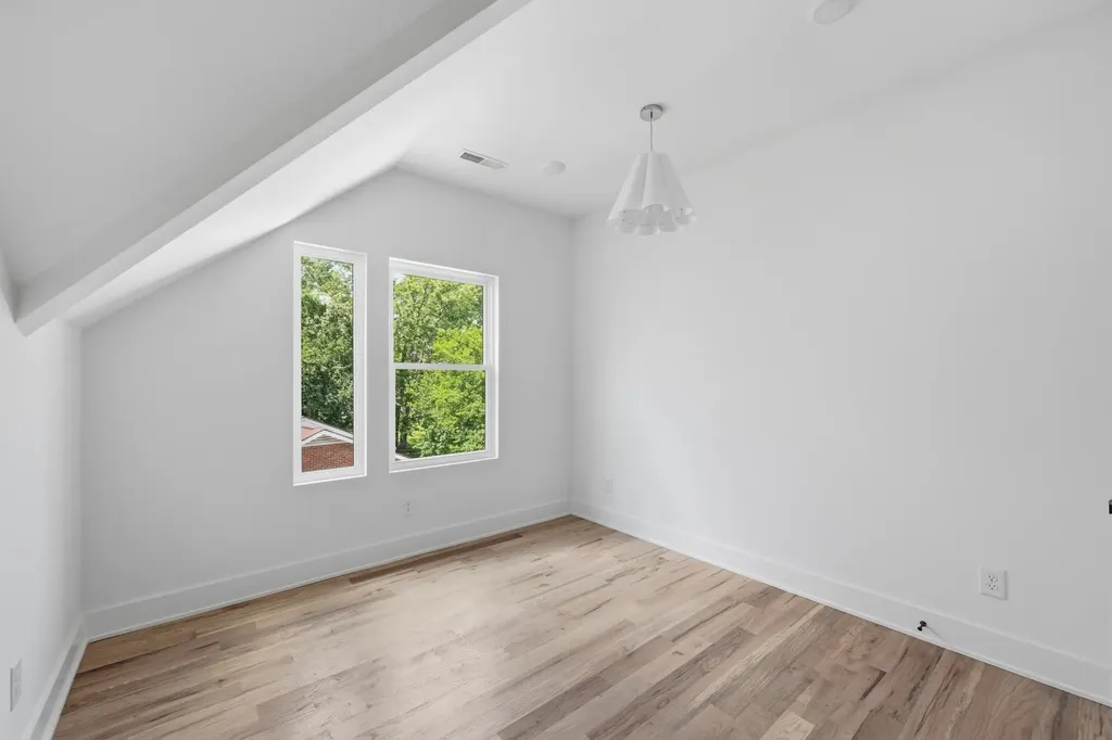 1802 Hayden Drive Nashville TN 37216