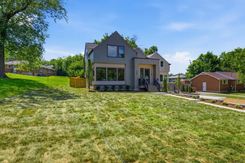1802 Hayden Drive Nashville TN 37216