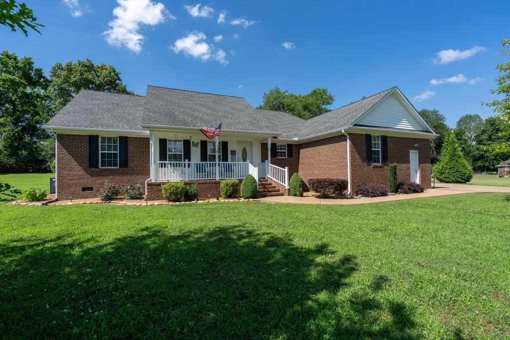 153 Center Point Drive Summertown TN 38483