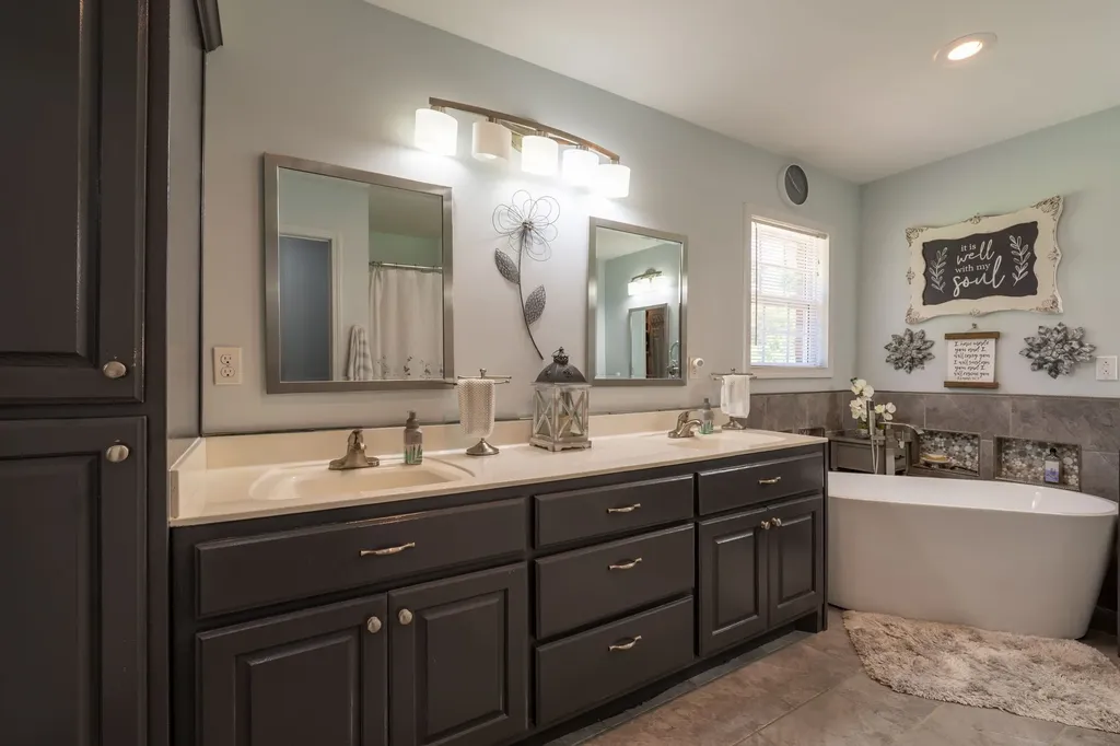 153 Center Point Drive Summertown TN 38483