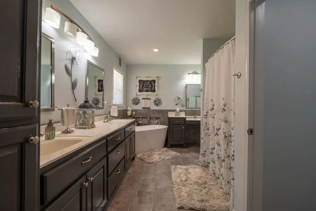 153 Center Point Drive Summertown TN 38483