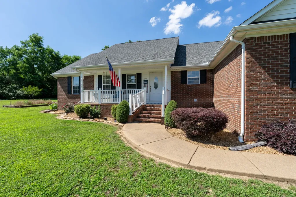 153 Center Point Drive Summertown TN 38483