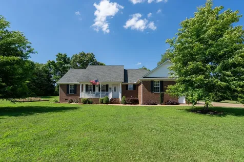 153 Center Point Drive Summertown TN 38483